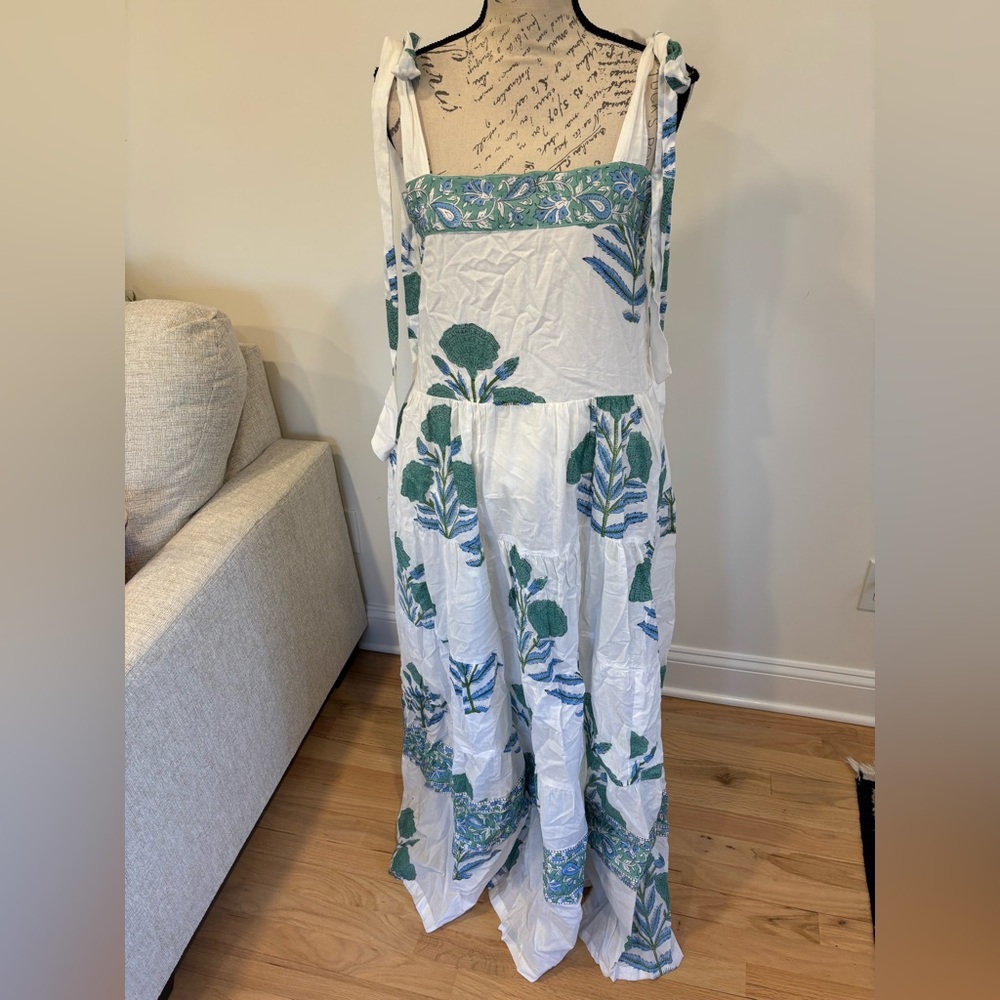 Darlington Isle womens white blue floral tie straps maxi dress size S brand new